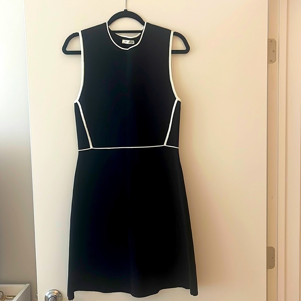 Sleeveless knit dress